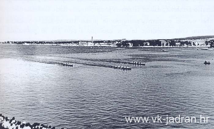 Seniorski osmerci na utrci u Zadru Mornar, Jadran-Zadar(u vodstvu) i Jadran - Rijeka, PH Zadar 1952.